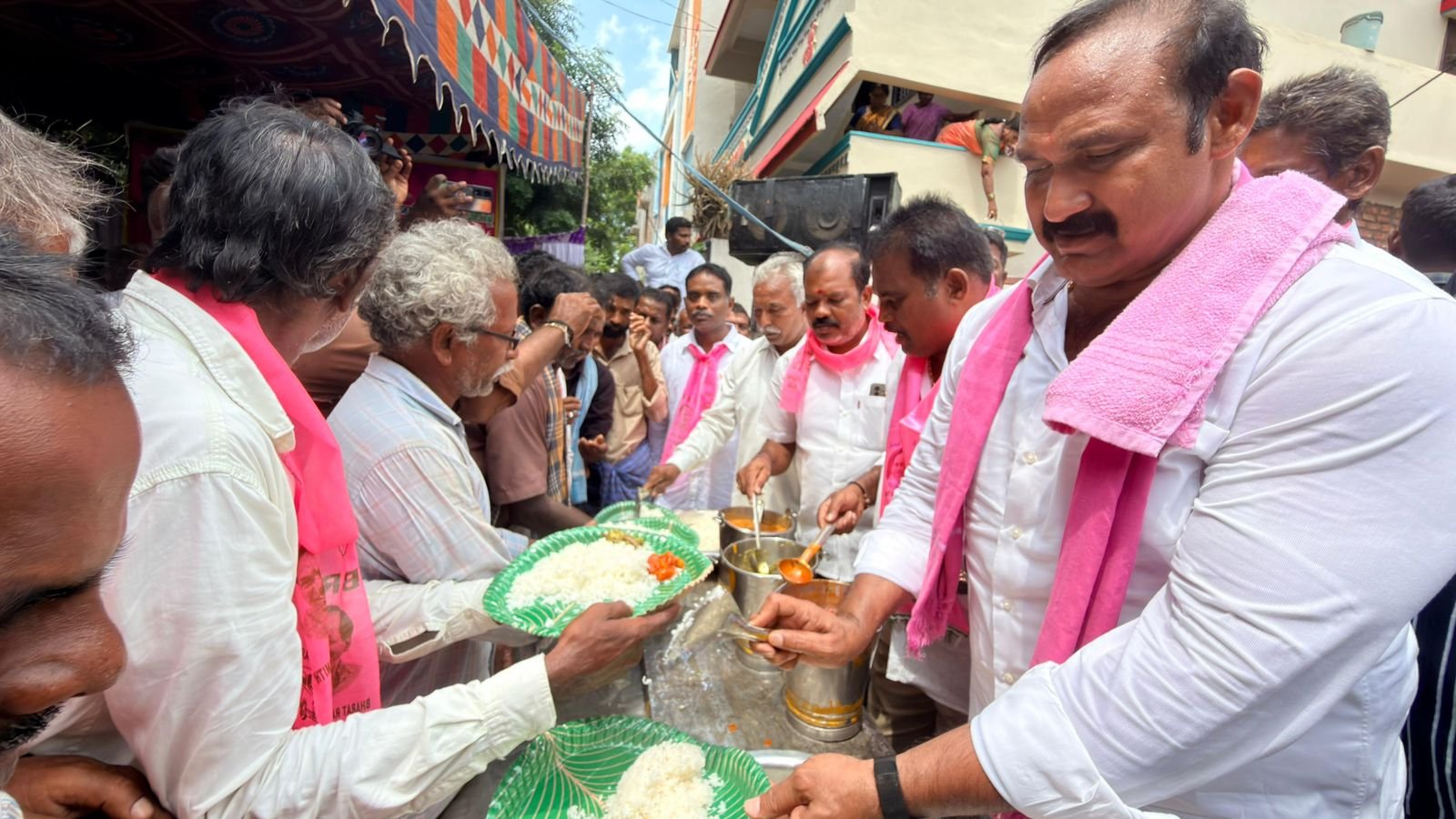 ఆరు గ్యారంటీలు గాలికి.. 420 హామీలు బోగస్ - Additional Image