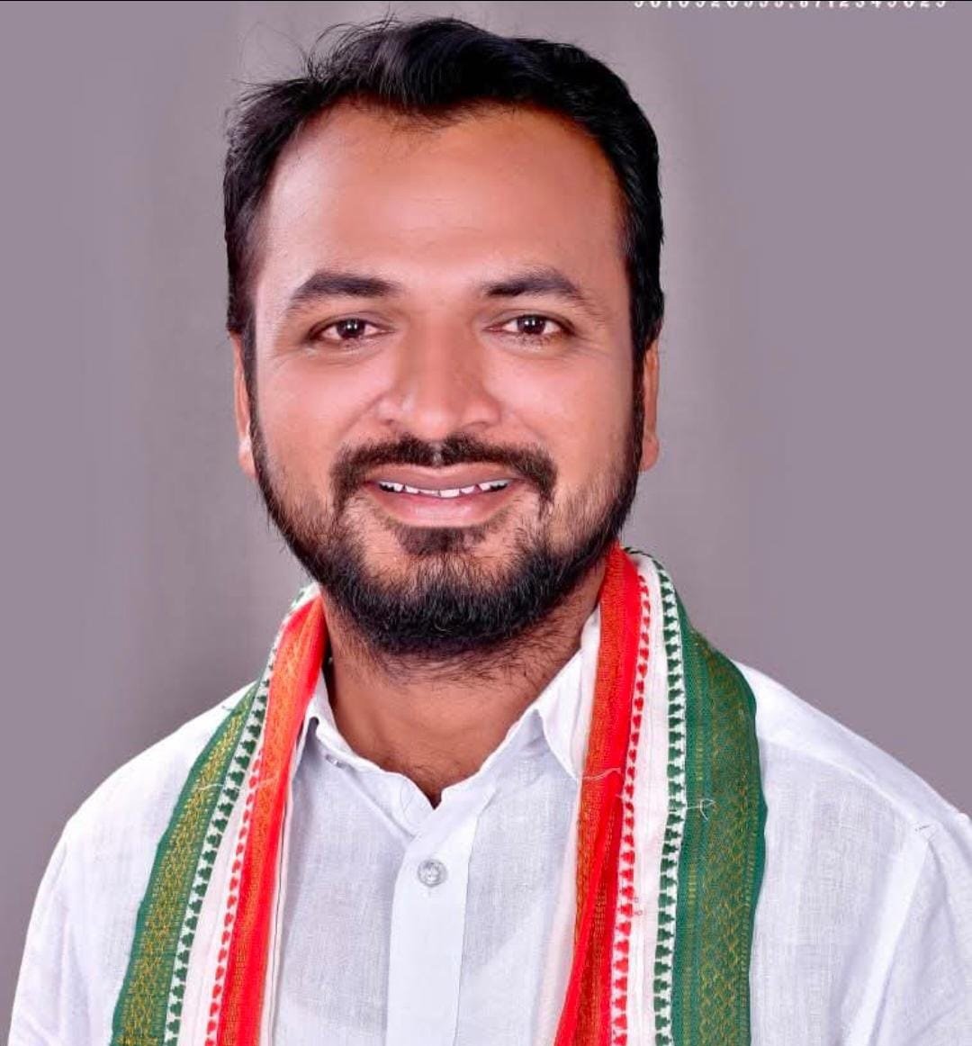 బీఆర్ఎస్ నేతలు ముందు పదేళ్ల పాలనపై లెక్క చెప్పాలి: మూడ్ మోహన్ నాయక్