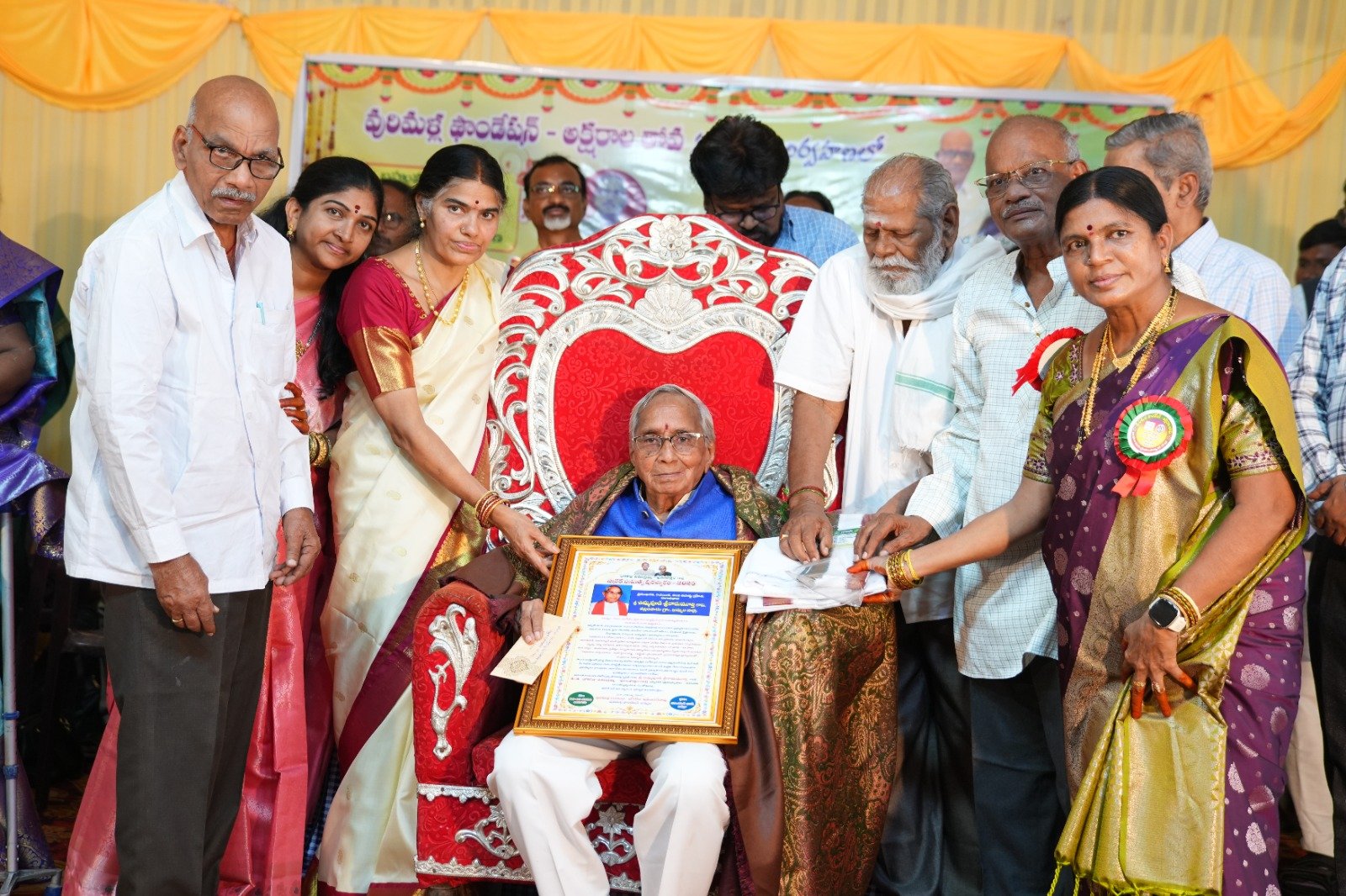 వేడుకగా వురిమళ్ళ ఫౌండేషన్ పురస్కారాల పండుగ