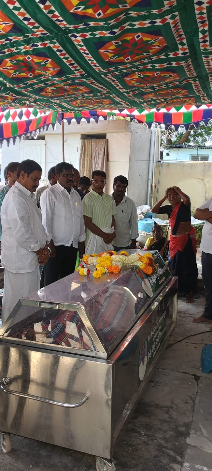 కాంగ్రెస్ సీనియర్ నాయకుడు బొజ్జ బిక్షం మృతికి నివాళులు
