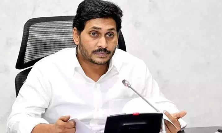 మెగా డీఎస్సీపై జగన్ ఫైర్.. పోస్టింగ్‌పై ప్రశ్నల వర్షం!
