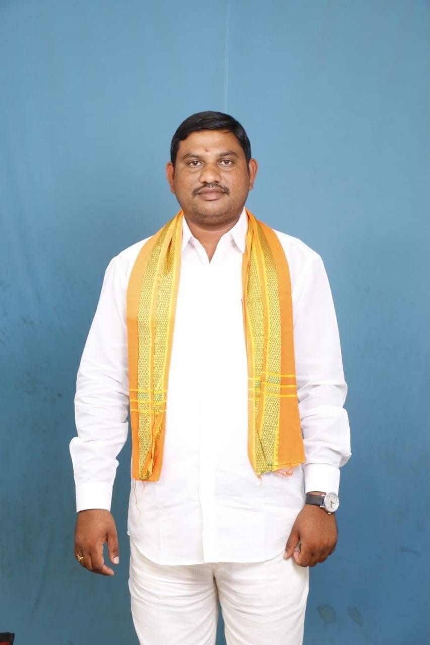 వర్షాలకు కొట్టుకుపోయిన ప్రధాన రహదారి...... - Additional Image