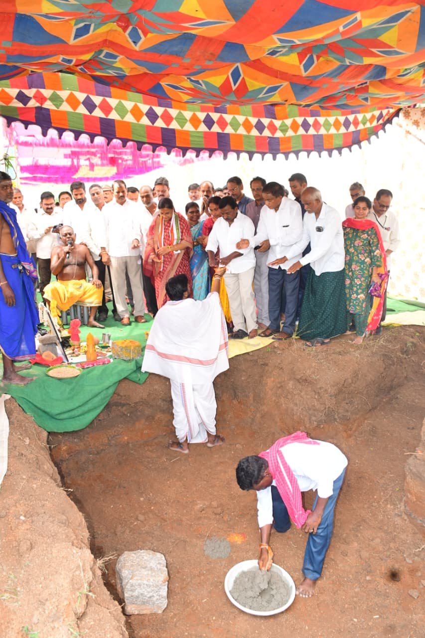 అనంతగిరిలో రూ.14.98 కోట్లతో భారీ గోదాముల నిర్మాణం - Additional Image