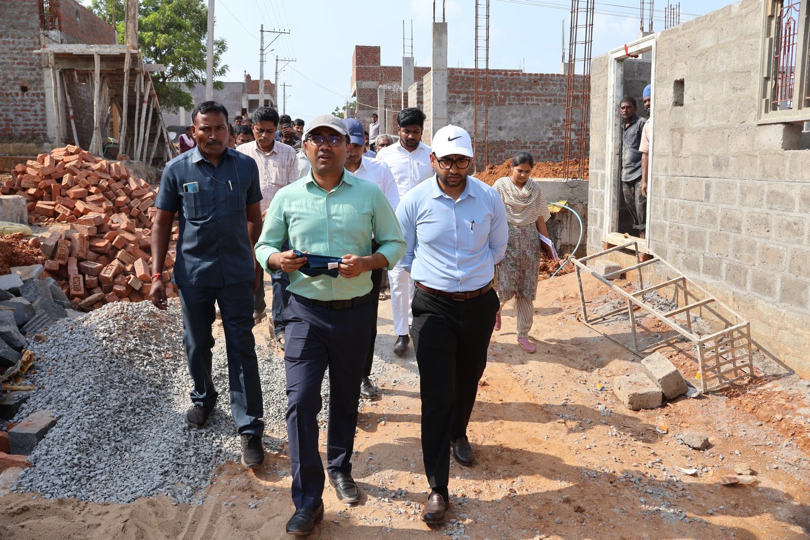 ఇందిరమ్మ ఇండ్లతో వెలుగుమట్ల పేదల సొంతింటి కల సాకారం... జిల్లా కలెక్టర్ దివాకర టిఎస్