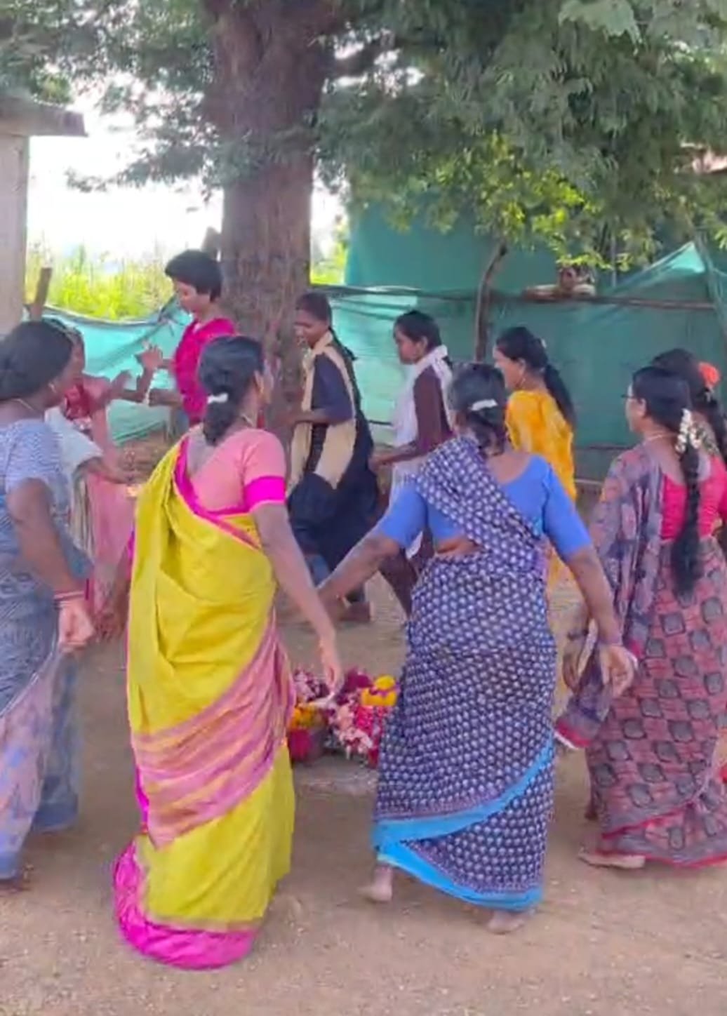  ఎర్రబోడులో బతుకమ్మ సంబరాలు.. - Additional Image