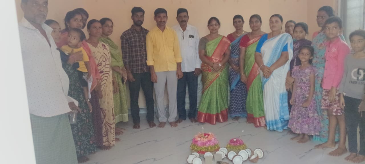 బక్క హేమ్లాతండా గ్రామపంచాయతీ లో ఘనంగా బతుకమ్మ ఉత్సవాలు.. పాల్గొన్న సర్పంచ్ గుగులోత్ కృష్ణ నాయక్ గారు 