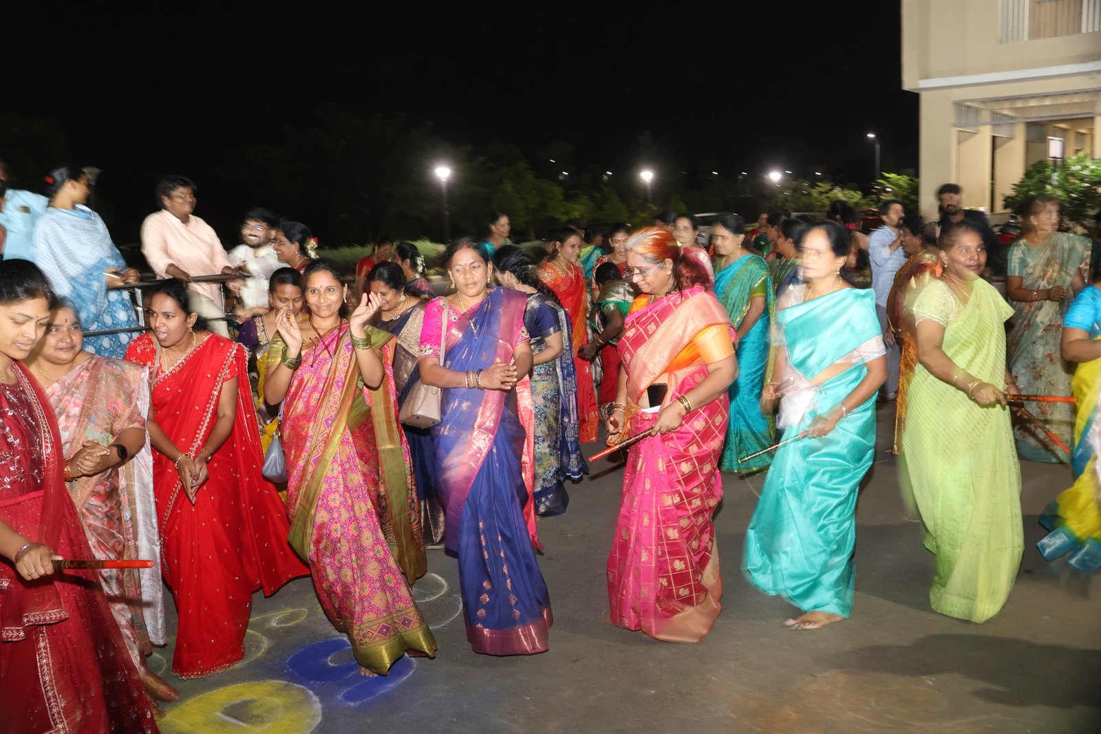 తీరొక్క పూలతో అలంకరించి ఆరాధించే పండుగ బతుకమ్మ... జిల్లా కలెక్టర్ దివాకర టిఎస్ - Additional Image